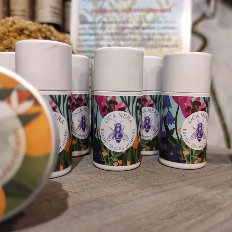 OCA NERA - Baume à lèvres à la Cire d'abeille et au Miel | A Fiera